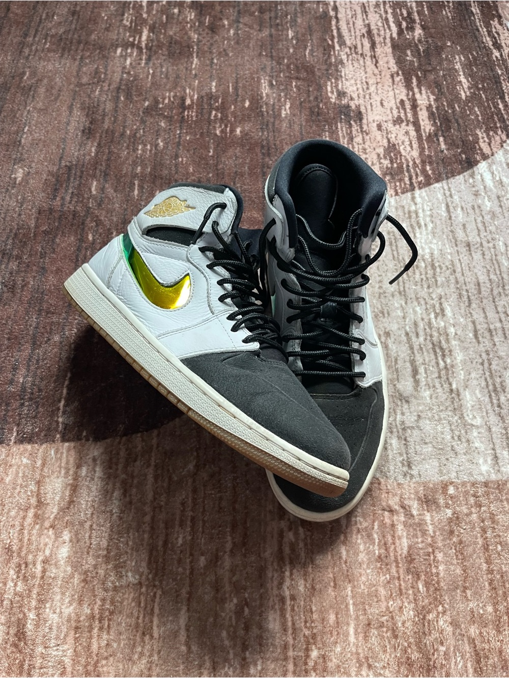 Jordan 1s High OG ‘Hyper’